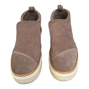 TOMS Paxton Slip On Taupe Suede Ankle Bootie w/heel tassel.SZ.7.